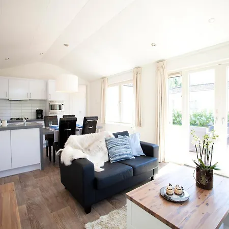 Chalet Near The Golf Course In A Velsen-Zuid